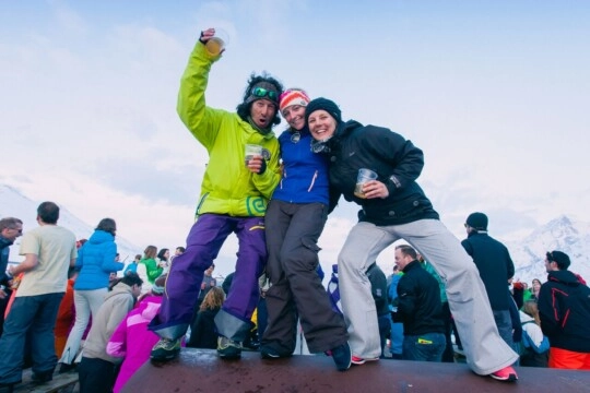 wintersport feestje singlereis