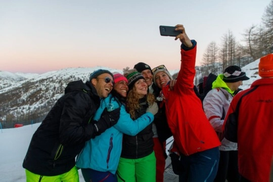 wintersport selfie singlereizen
